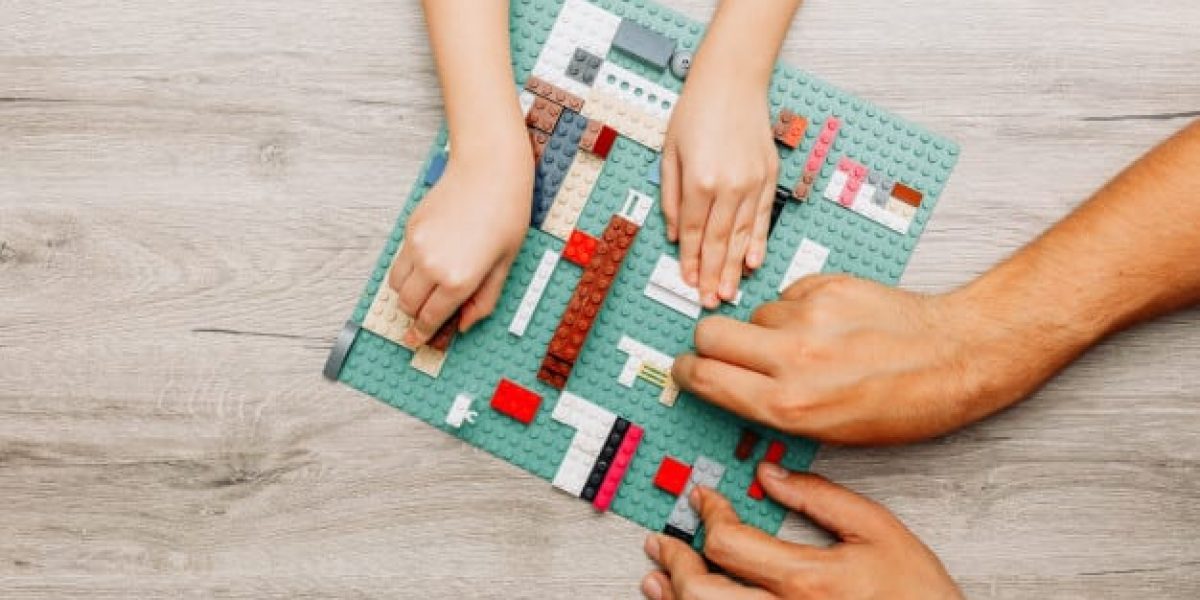Gambar Blogpost Rangsang Bahasa Anak Dengan Bermain LEGO